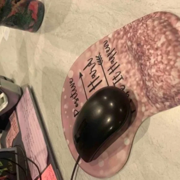 Anti-Slip Wrist Rest Mouse Pad - Picture 3 of 3